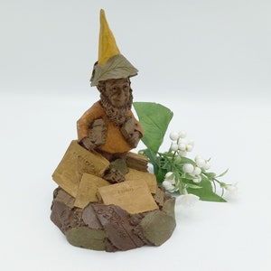 Tom Clark Gnome, PEDRO, a Woodland Spirit - Cairn 1986 Figurine Pedro - Retired Newspaper Publisher Statue, Collectible Figurine Made in USA