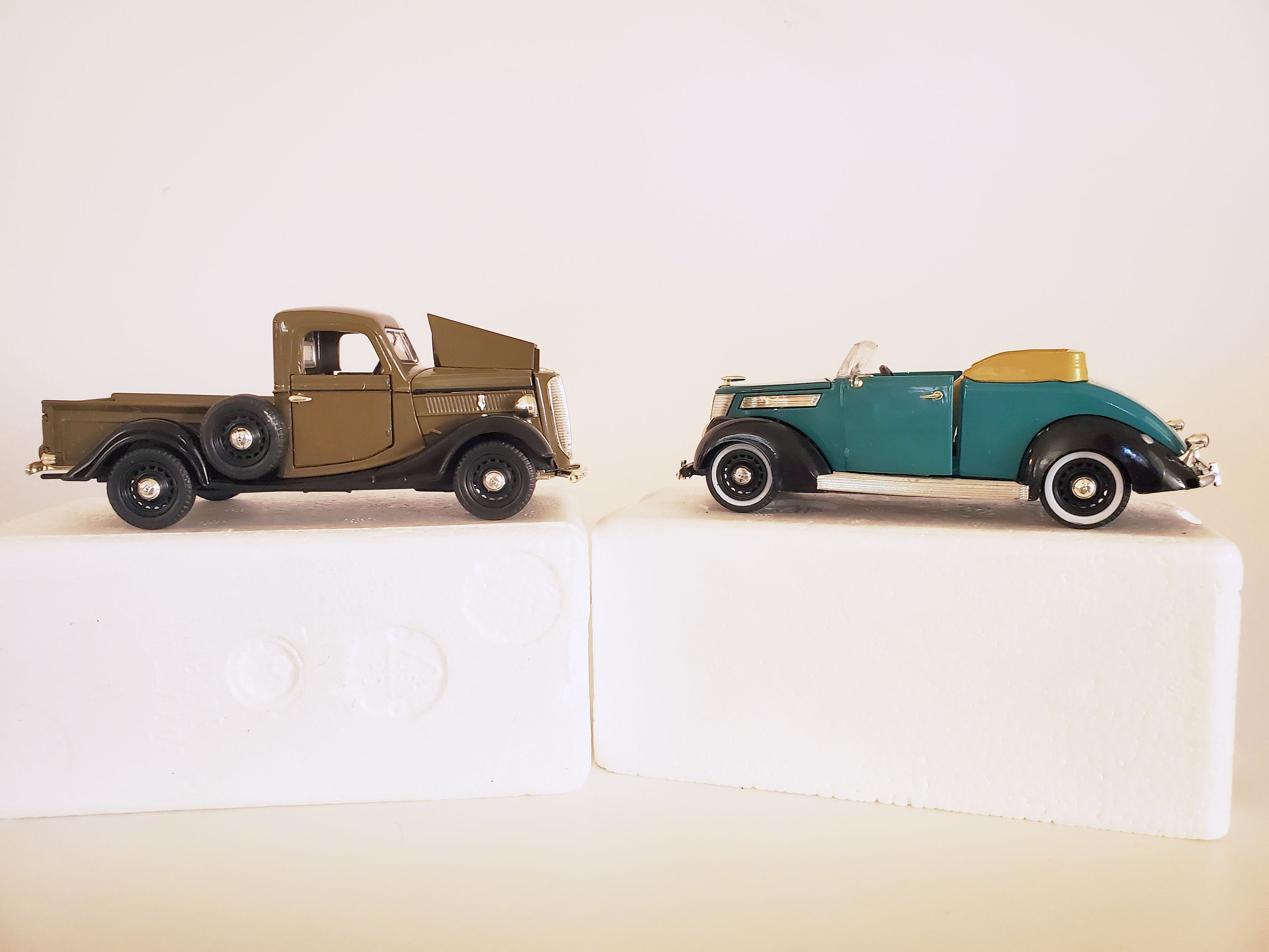 National Motor Museum Mint 1937 Ford Cabriolet and 1937 V-8 Pick
