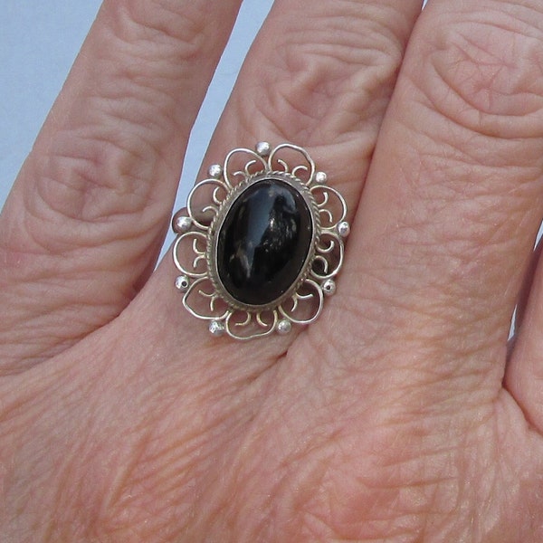 Vintage Mexico Sterling Silver Black Onyx Filigree Frame Ring, Size 7