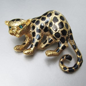 Spotted LEOPARD Cat Vintage Gold-Tone & Black Enamel Brooch Pin