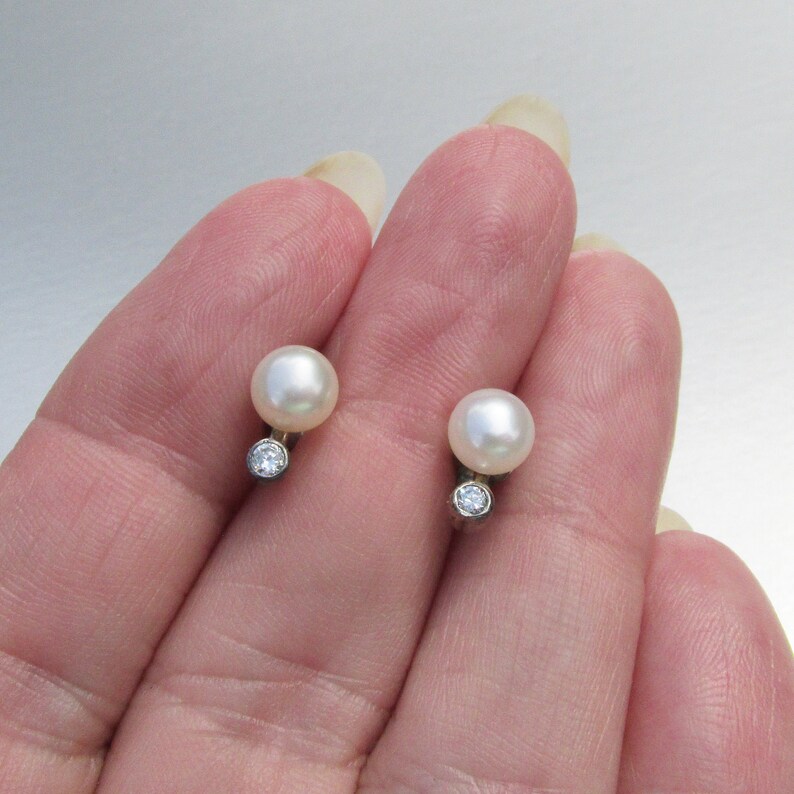 Cultured Pearl /& Cubic Zirconia Vintage Sterling Silver Stud Earrings