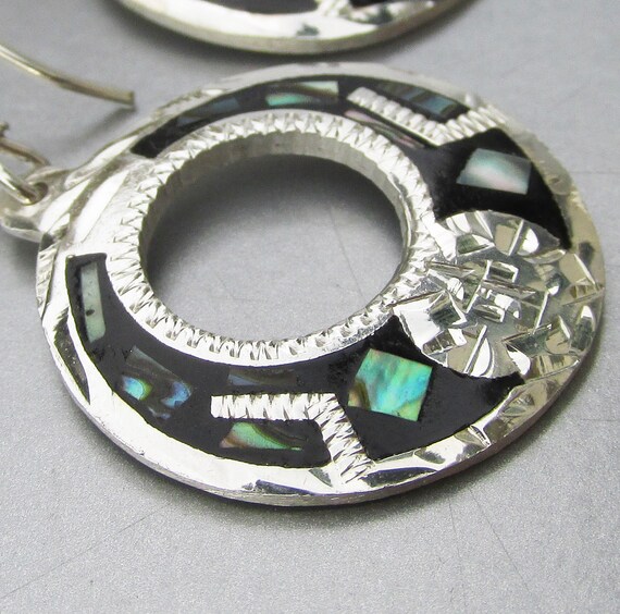 Mexican Engraved Sterling Silver Abalone & Onyx D… - image 3