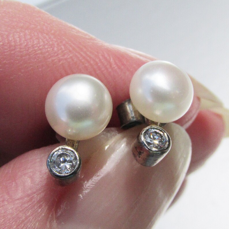 Cultured Pearl /& Cubic Zirconia Vintage Sterling Silver Stud Earrings