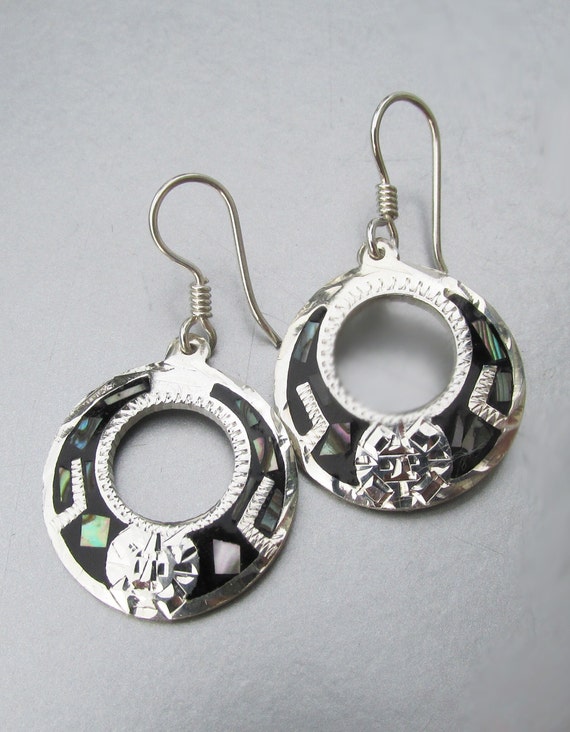 Mexican Engraved Sterling Silver Abalone & Onyx D… - image 2