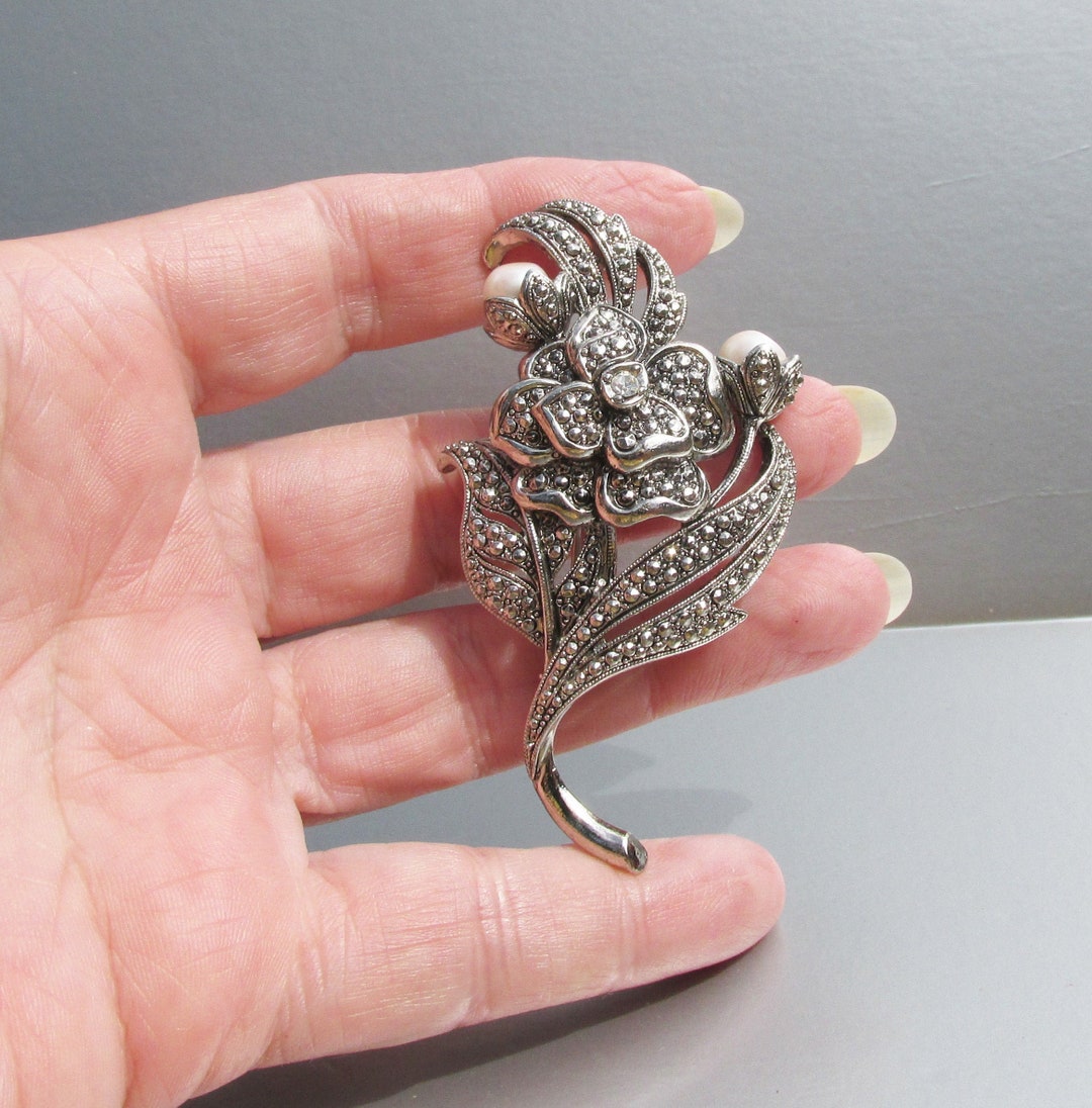 Vintage Jay Lane for Avon antique Impressions Faux Pearl