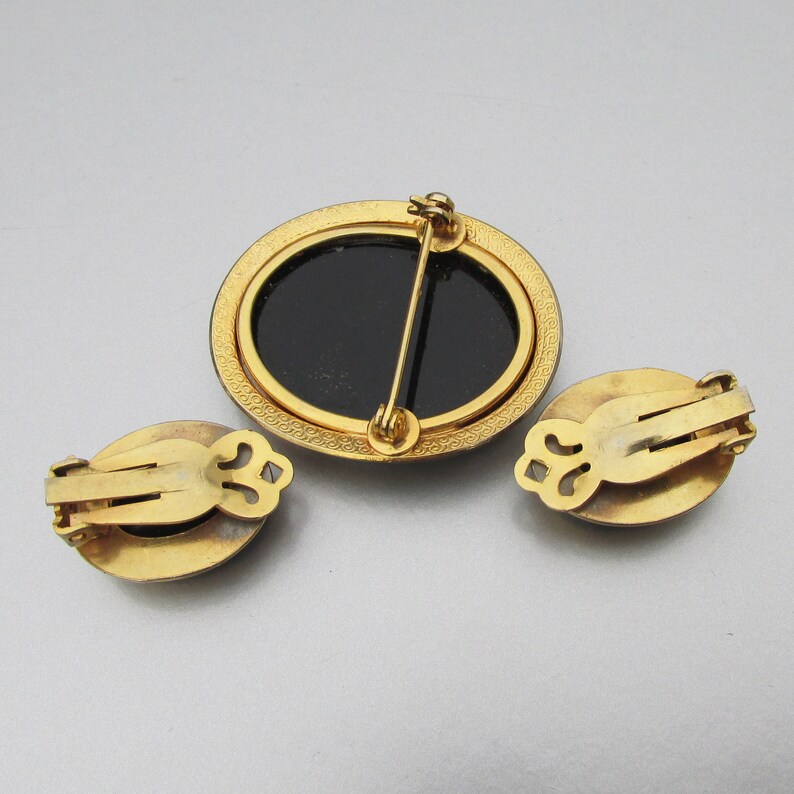 1960/'s Vintage Faux Hematite Black Glass Cameo Vintage Pin /& Earrings Set
