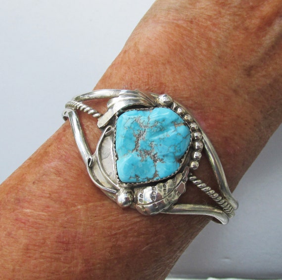 Jaw-dropping Vintage Native American Navajo Black Onyx Sterling Silver Signed Bracelet Jaw-dropping Vintage Native American Navajo Black Onyx Sterling Silver Signed Bracelet
