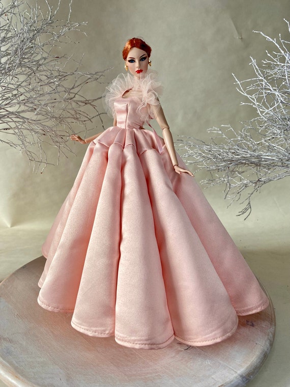green emerald velvet dress Amazon.com: Icollect 1 PCS Embroidery Wedding Party Gown Dresses & Clothes  for Barbie Doll- Blue : Toys & Games