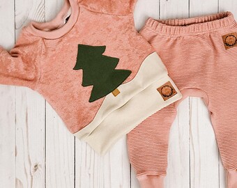 6-9 month gusset pants and appliqué sweatshirt