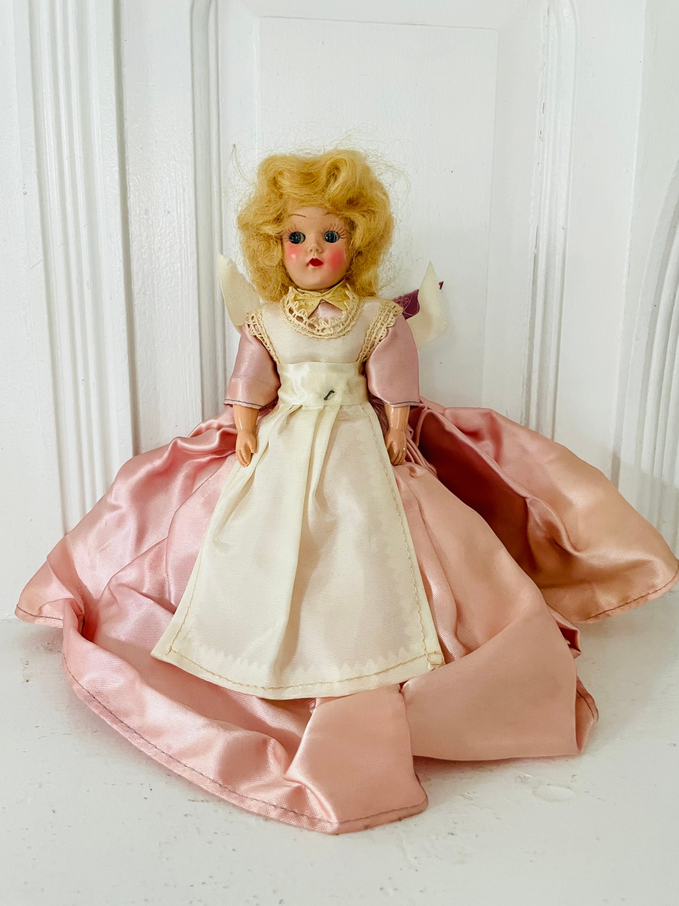 VintageDollPlaza - Makers of Doll Display Boxes and Dress Forms - Alice in  Wonderland - Kelly and Tommy