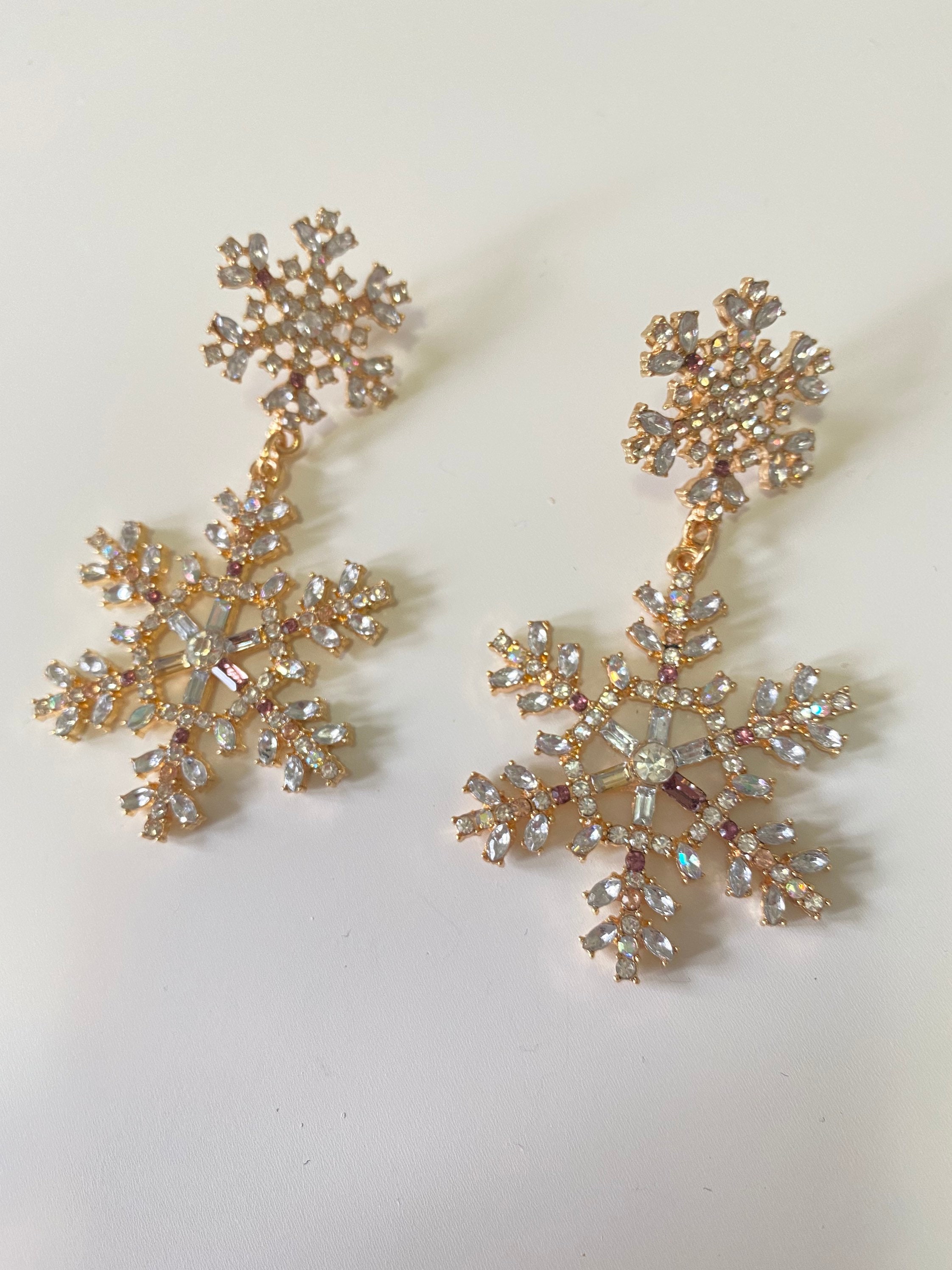A Wonderland of Snow Earrings A Wonderland of Snow Earrings