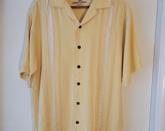 Camisa de seda estilo Tommy Bahama: hawaiana amarilla dorada de los años 2000