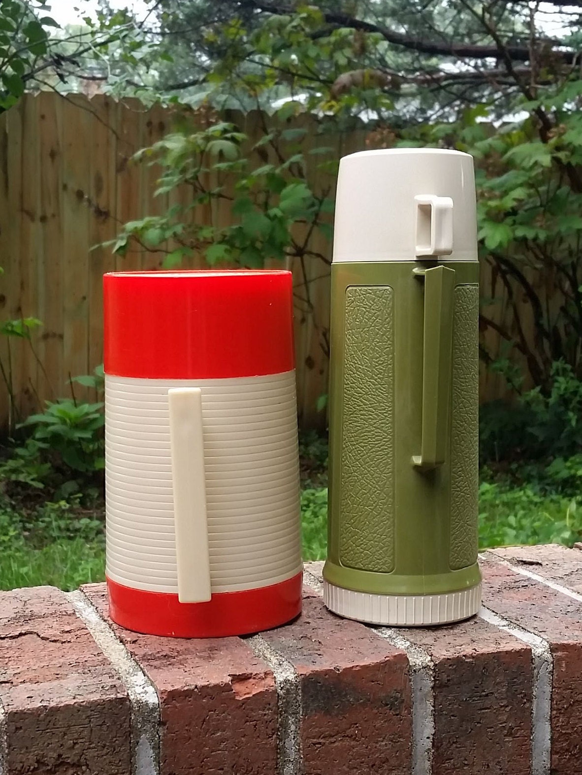 Vintage Thermos, set of 2 lunch box thermoses, Aladdin thermos, Thermos