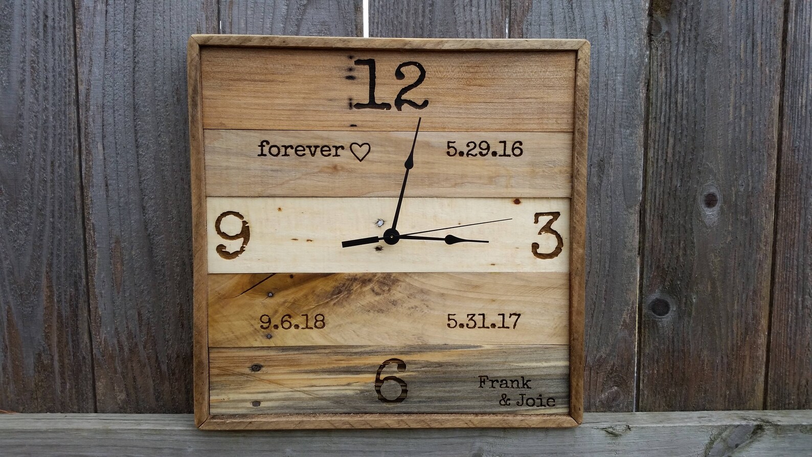 Аналоговый циферблат часов. Battle for dream island clock логотипа. Clock source. Clock source. Часы без цифр картинка.