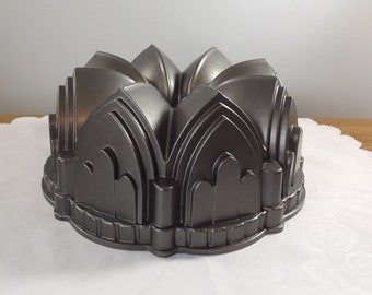 Vintage Nordic Ware Cathedral Bundt Cake Pan, Heavy Cast BAKEWARE, Must Have for Special Occasions Pan