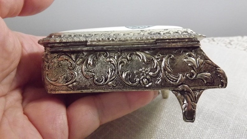 Holly Hobbie Blue Bonnet Girl Piano-shaped Cast Metal Jewelry Box Trinket Box