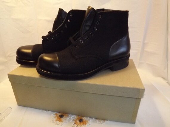 Vintage Leather Military Boots: Biltrite Felt Flyers  display picture 1