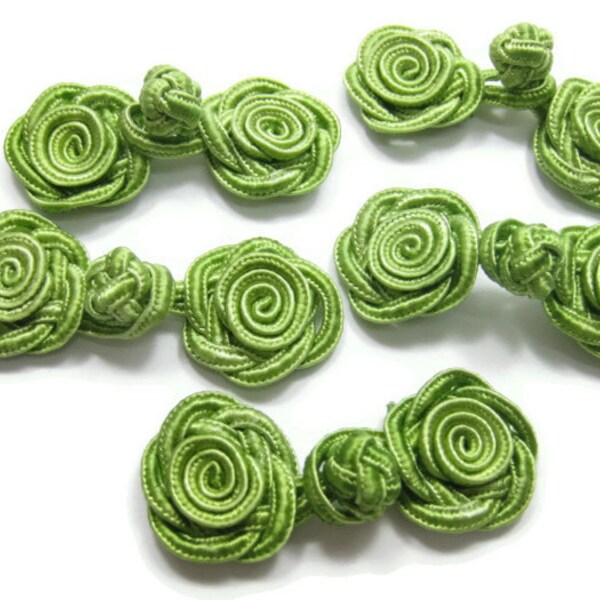 2 Chinese knot beads- green 2