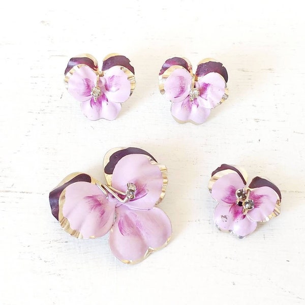 1960s Pansy Jewelry Set | Vintage 60s Hand Painted Enamel Purple Floral Metal Screw Back Earrings and Scatter Pins | Women's Costume Jewelry