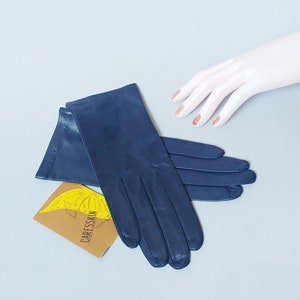 1950s Deadstock Caresskin by Superb Midnight Blue Leather Driving Gloves | Vintage 50s Button Wrist Length Gloves