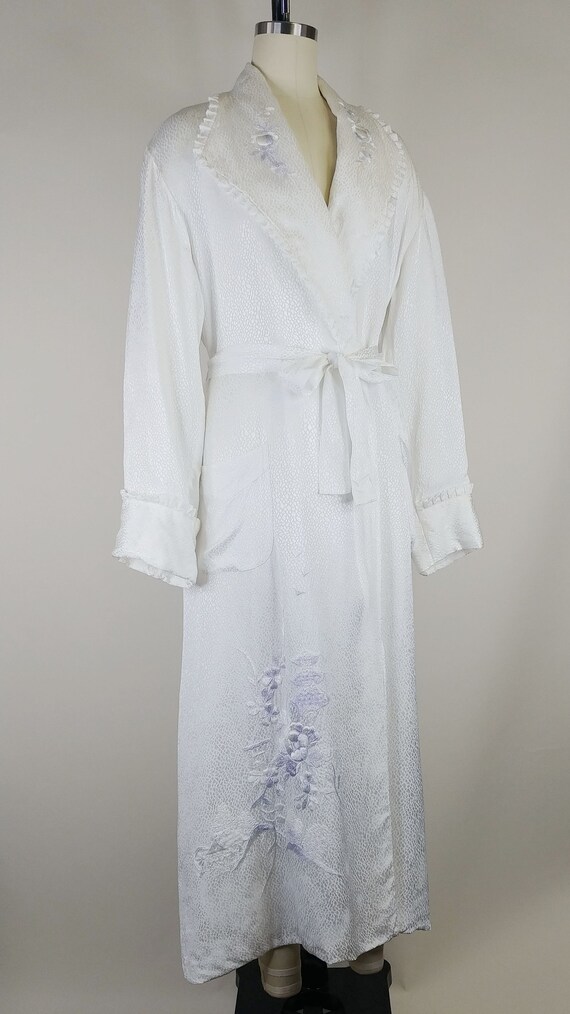 1940s Embroidered Rayon Robe | Vintage 40s White … - image 6