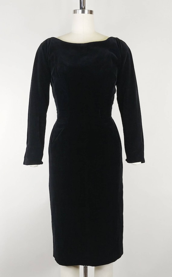 1950s Black Velvet Wiggle Dress  | Vintage 50s Ve… - image 2