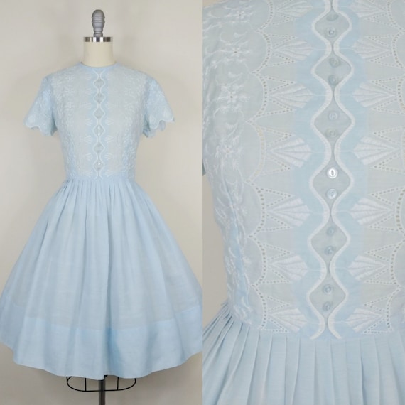 Vintage 1960s Light Blue Embroidered Cotton Day D… - image 1