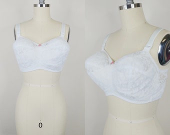 1970s The Sculptress Banderin Enlarging Brassiere | Vintage 70s White Lace Bullet Bra | Women&#39;s Lingerie