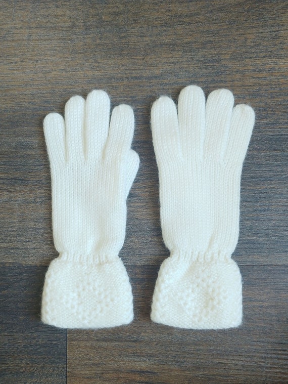 1970s Cream Acrylic Knit Gloves | Vintage 70s Win… - image 2