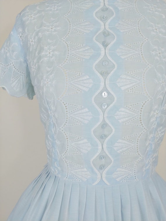 Vintage 1960s Light Blue Embroidered Cotton Day D… - image 4