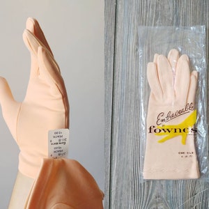 1960s Deadstock Fownes Peach Gloves | Vintage 60s Light  Orange Wrist Gloves | Womens Accessories Size 7