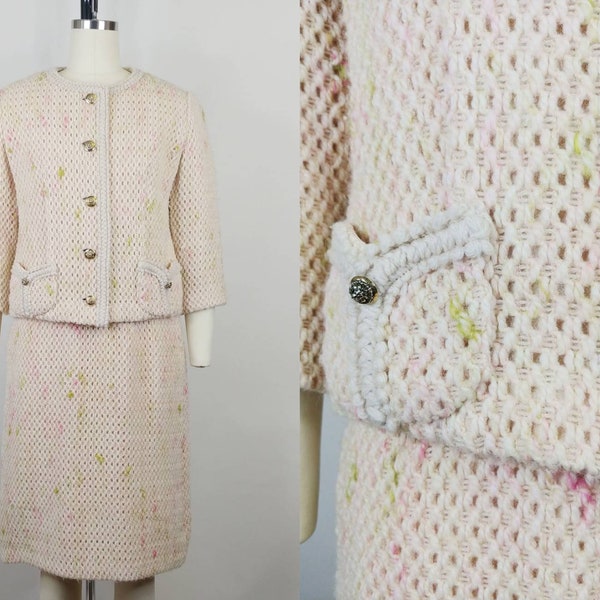 Costumes de jupe Saks Fifth Avenue des années 1960 | vintage 60s Cream Pink Green Pencil Jupe et Box Jacket | Ensemble Deux Pièces Femmes XS 25 Taille