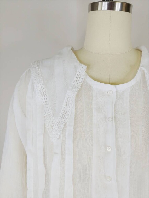 1910s Edwardian White Cotton Batiste Shirtwaist |… - image 4