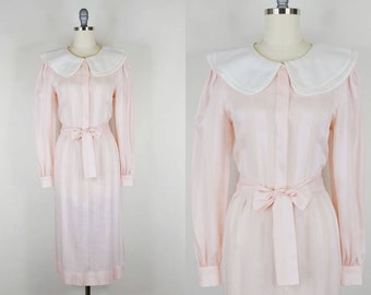 1980s Albert Nipon Pilgrim Collar Peach Pink Georgette Puff Sleeve Dress | Vintage 80s Collared Long Sleeve Dress | Women's Clothing Small