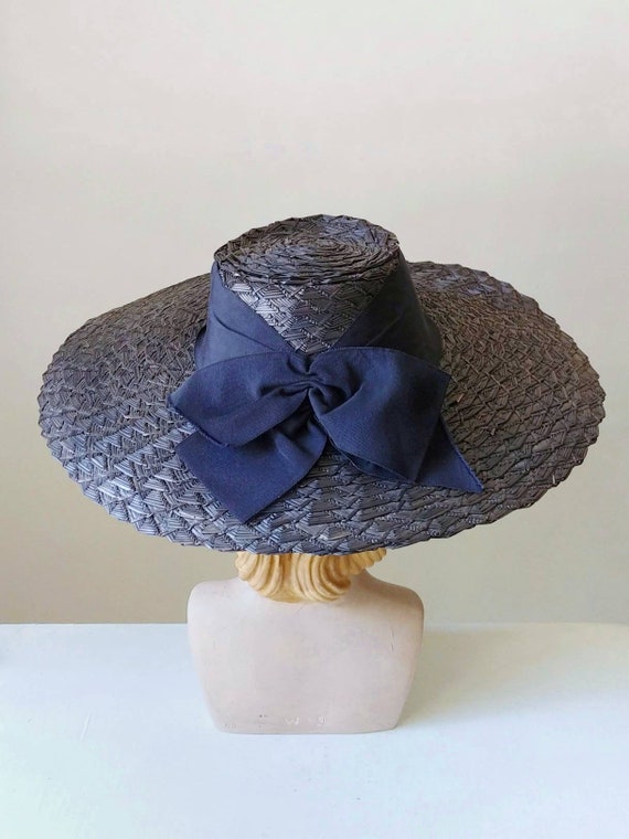 1940s Navy Blue Wide Brim Raffia Straw Hat | Vinta