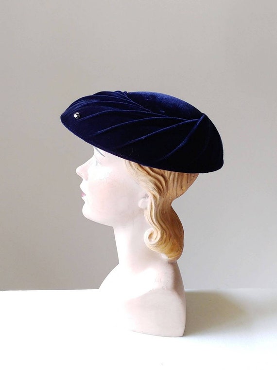1950s Midnight Blue Velvet Saucer Hat | Vintage 50