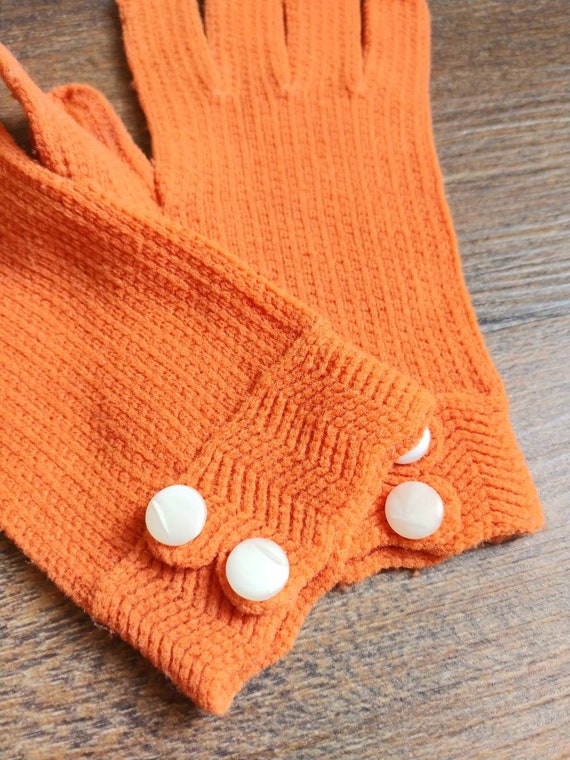 1950s Pumpkin Orange Hand Knit Wrist Gloves | Vin… - image 6