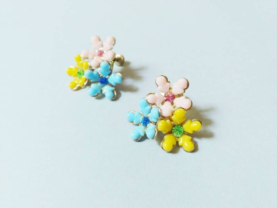 1960s Pink Blue Yellow Plastic Flower Earrings | … - image 2