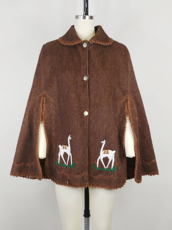 ジャケット・アウター Vintage 70s Peru alpaca poncho Vintage 70s Peruvian Alpaca Fluffy Wool Poncho With Fringe