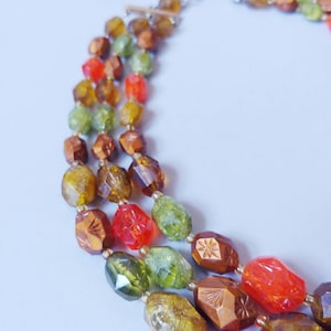 1960s Atomic Starburst Carved Plastic Three Strand Beaded Necklace | Vintage 60s Green Red Brown Bead Necklace | Women&#39;s Jewelry
