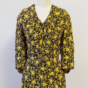 1930s Black and Yellow Rayon Dress Vintage 30s V Neck Day Dress Women's Clothing Large image 3