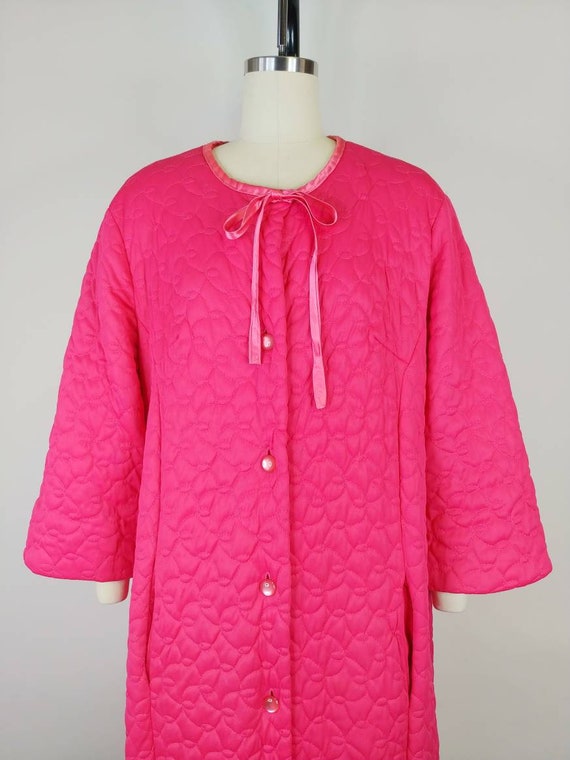 1960s Vanity Fair Hot Pink Quilted Nylon Robe Vinta… Gem