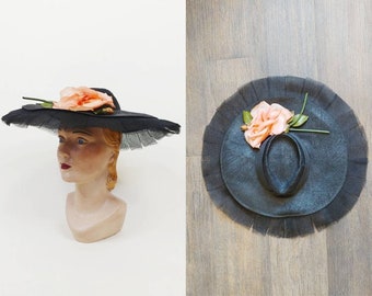 1940s Petite Modes Black Straw Picture Hat | Vintage 40s Wide Brim Peach Rose Portrait Hat | Women's Spring Summer Hats