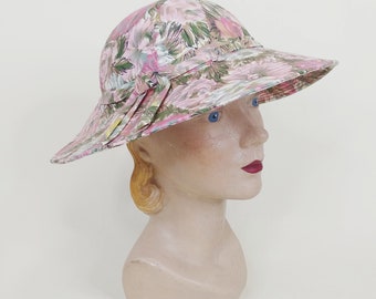 1950s Christine Original Rose Print Cotton Asymmetrical Brim  display picture 1