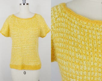 Pull tricoté main avec ruban jaune des années 1960 | Haut à manches courtes vintage des années 60