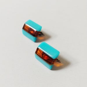 1950s Laminated Lucite Striped Rectangle Earrings | Vintage 50s Turquoise Tortoise Rootbeer Plastic Clip On Earrings  | Women&#39;s Jewelry