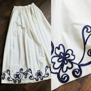 1970s Albert Capraro Cream Navy Blue Polished Cotton Maxi Skirt | Vintage 70s High Waist Gathered Skirt | Women's Clothing XS
