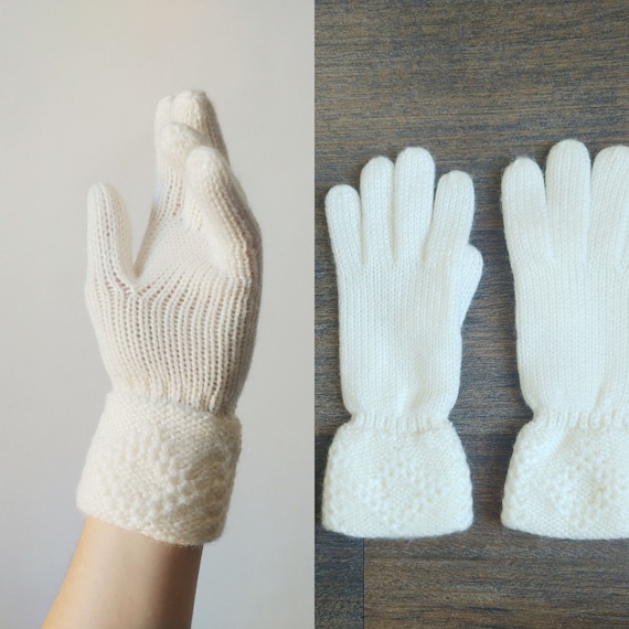 1970s Cream Acrylic Knit Gloves | Vintage 70s Win… - image 1