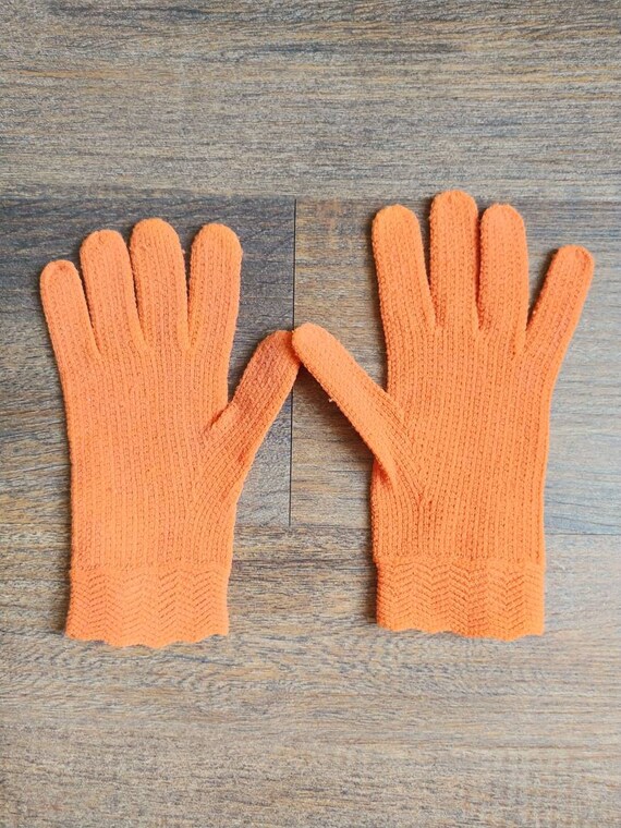 1950s Pumpkin Orange Hand Knit Wrist Gloves | Vin… - image 7