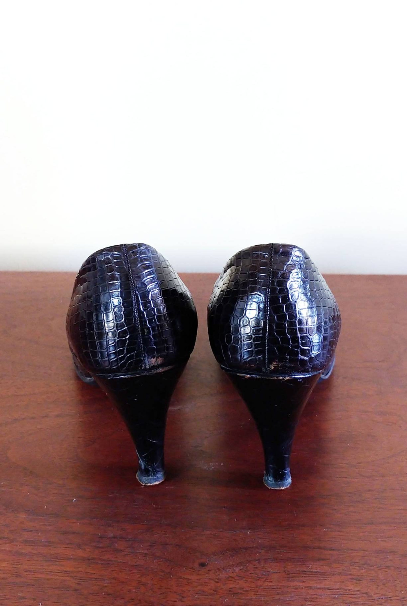 alligator skin pumps